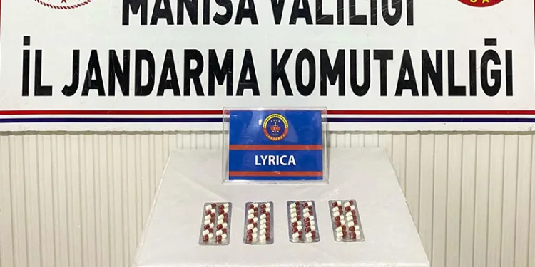 Manisa’da 2 şüpheliden, 54 sentetik hap çıktı