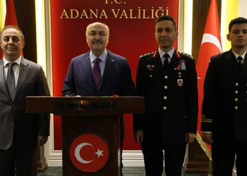 Köpekten kaçarken hafif ticari araca çarpan motosiklet sürücüsü yaralandı