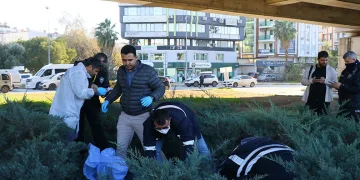 Cesedi günler sonra gelen kokuyla tesadüfen bulundu