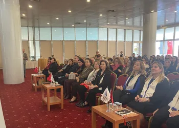 Bursa’da ‘Türk Kadınına Seçme ve Seçilme Hakkı Tanınmasına Güncel Bakış’ paneli