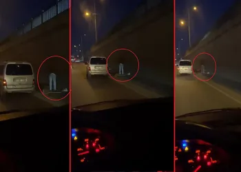 Bursa’da sürücü aracını sağ şeride çekerek namaza durdu