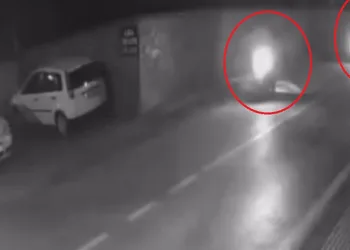 Bursa’da 2 motosikletin karıştığı ilginç kaza kamerada