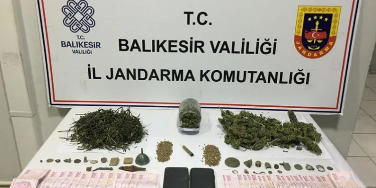 Balıkesir’de 12 ilçede kaçakçılık operasyonu