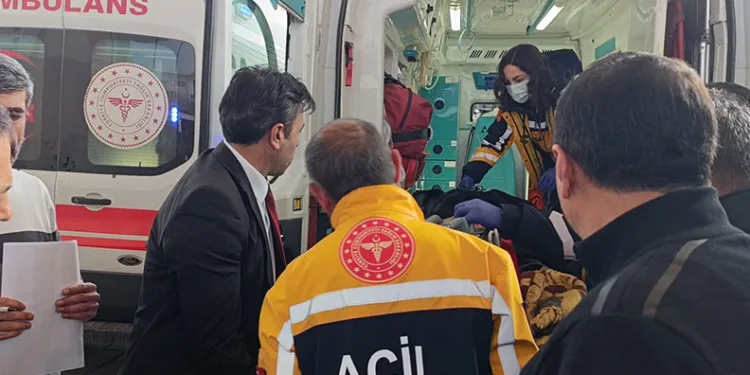 Van’da can pazarı: Yaralılar hastanelere kaldırılıyor