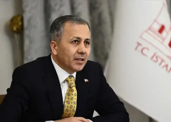 Bakan Yerlikaya: “Suriye’de yaşananları anbean takip ediyoruz, Suriyelilere destek olan sivil toplum kuruluşlarıyla görüşeceğiz”