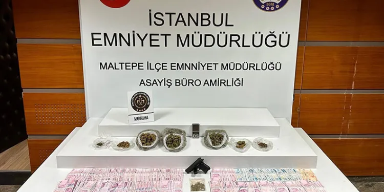 Servis minibüsünde uyuşturucu ticaretine baskın
