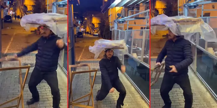 Müziği duyunca dans ederek simit sattı