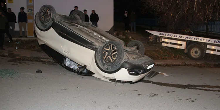Konya’da iki otomobil çarpıştı: 3 yaralı