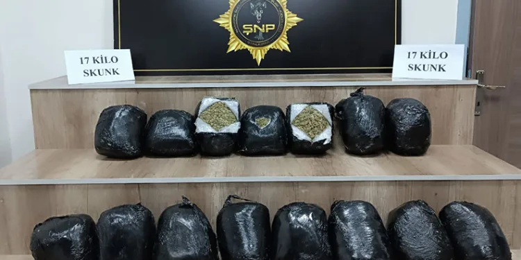 Bursa’da otomobiller kafa kafaya çarpıştı: 4 yaralı