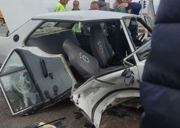 Manisa’da iki otomobil çarpıştı: 3 yaralı