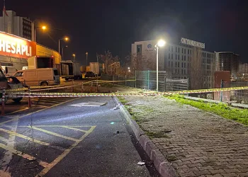 Dengelerini kaybedip yüksekten betona düşen 2 kişi öldü