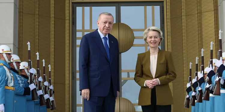 Erdoğan, AB Komisyonu Başkanı  ile görüştü