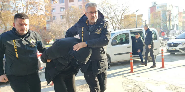 Üniversiteli taksiciyi öldüren zanlılar adliyeye sevk edildi