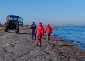 İstanbul’da denize düşen iki kardeş için Çanakkale’de de arama çalışması başlatıldı