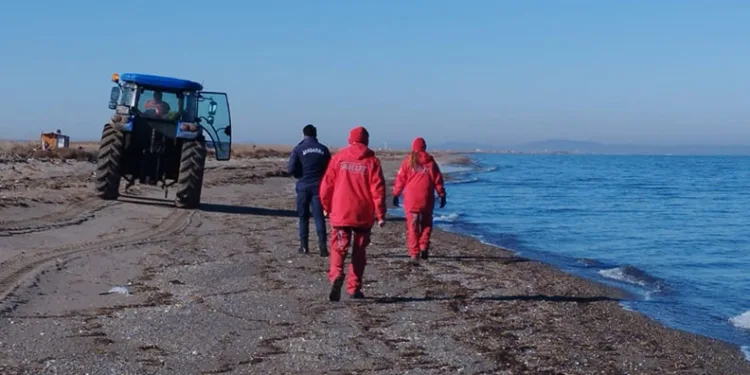 İstanbul’da denize düşen iki kardeş için Çanakkale’de de arama çalışması başlatıldı