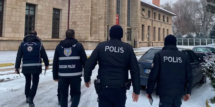 Uşak’ta yılbaşı öncesi sahte içki operasyonu
