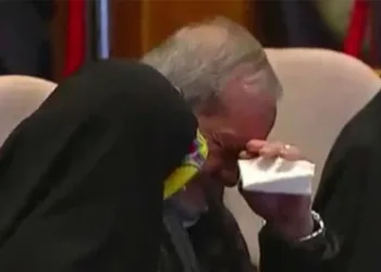 İran Cumhurbaşkanı’ndan duygusal anlar