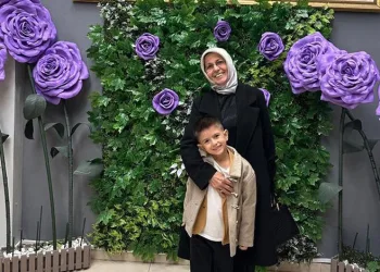 Otomobil minibüse arkadan çarpıştı: 3 yaralı
