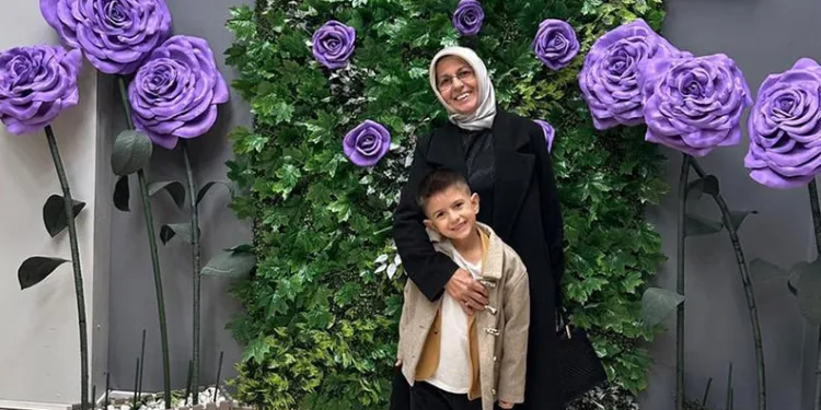 Otomobil minibüse arkadan çarpıştı: 3 yaralı