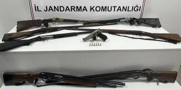 Samanlık ve ahır küle döndü: 3 büyükbaş telef oldu, 17’si kurtarıldı