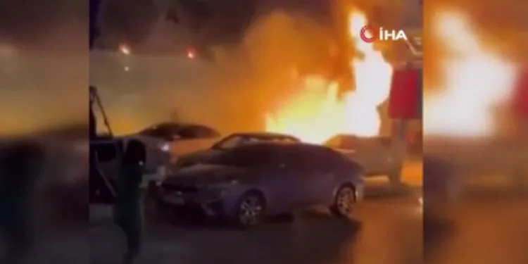 Vietnam’da karaoke barda yangın:11 ölü
