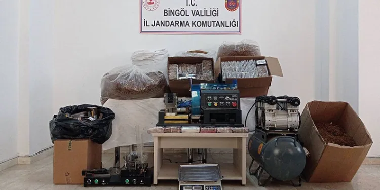 Bingöl’de 23 bin dolu, 21 bin de boş makaron ele geçirildi