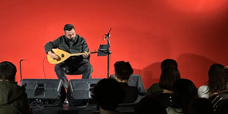 MEM Sahne’de yılın son konserini Karademir verdi