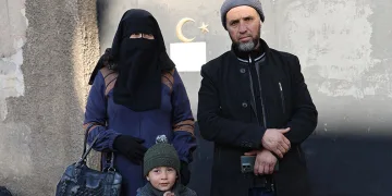 Türkiye’de terörden tutuklanan oğlu için Şam Büyükelçiliğine başvurdu