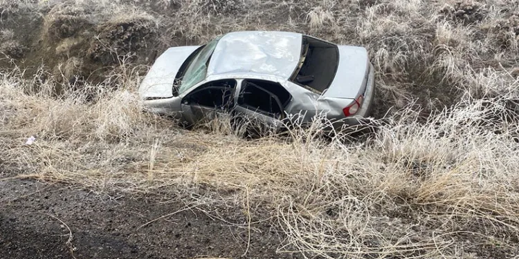 Konya’da sis ve buzlanma nedeniyle takla atan otomobildeki 6 kişi yaralandı