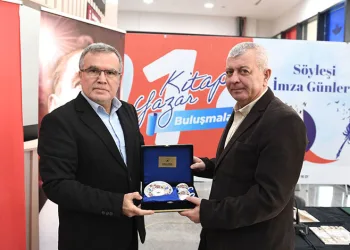 En sevilen yazarlar Osmangazi’de kitap severlerle buluşuyor