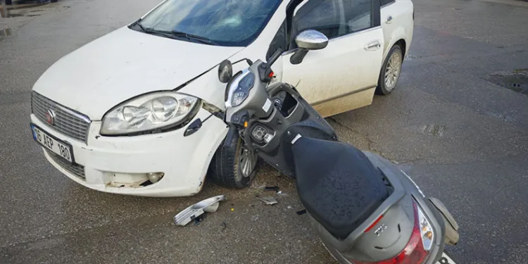 Kafa kafaya çarpıştılar: 1 yaralı