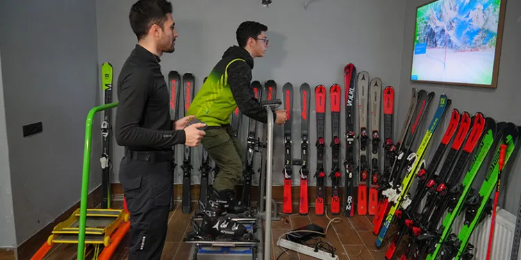Kayak yarışlarına simülasyonla hazırlanıyor