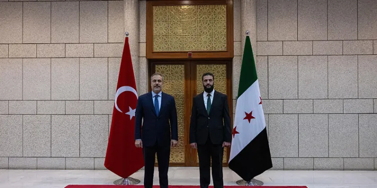 Bakan Fidan, Suriye’deki yeni yönetimin lideri Şara ile Şam’da görüştü