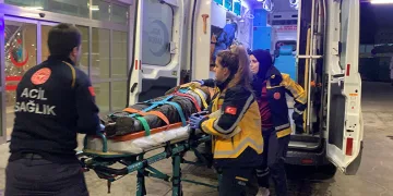 Karaman’da 3. kattan düşen şahıs yaralandı