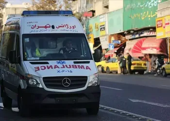 İran’da otobüs ile tanker çarpıştı