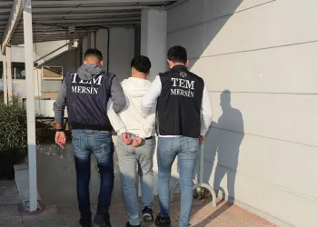 Otobüs terminalindeki bıçaklı kavgada kan aktı: 1 yaralı