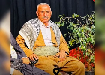 Konya’da bariyerlere çarpan otomobil sürücüsü yaralandı