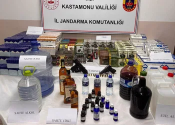 Müşteri gibi geldiler, çilingir sofrasını bedavaya getirdiler