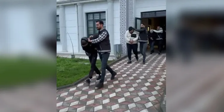 İki vatandaşı 3 milyon TL dolandırdılar