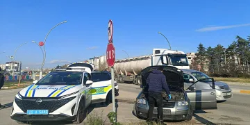 Güngören’de çöken 5 katlı binanın bitişiğindeki 2 bina tahliye edildi