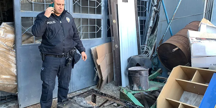 Bursa’da otomobiller kafa kafaya çarpıştı: 4 yaralı