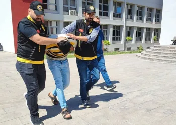 Otobüs terminalindeki bıçaklı kavgada kan aktı: 1 yaralı