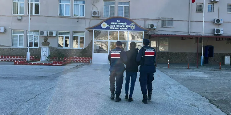Kasten yaralama suçundan aranan şahsı jandarma yakaladı