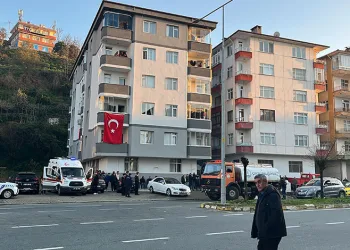 Sahte banka kartı ve kredi kartı üreten şahıs Ayvalık polisinden kaçamadı