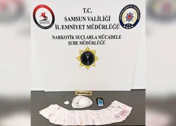 İlk kez ceza yedi, ceza makbuzuyla hatıra fotoğrafı çektirdi