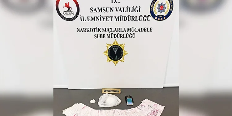 İlk kez ceza yedi, ceza makbuzuyla hatıra fotoğrafı çektirdi
