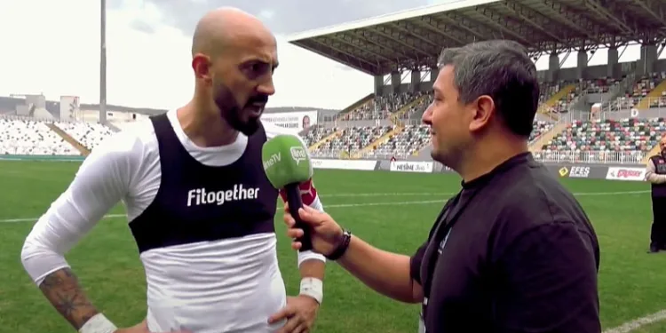 Bursaspor Kaptanı Ahmet İlhan Özek: ”Bu güzel galibiyeti onlara hediye ediyorum”