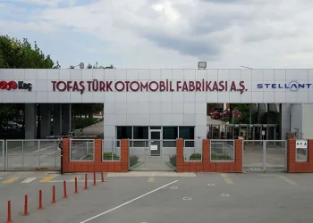 Türkiye’nin otomotiv devi açıkladı: 700 işçi çıkartılıyor