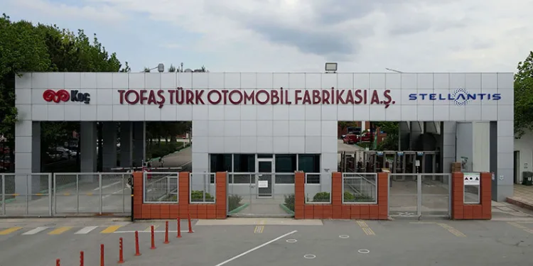 Türkiye’nin otomotiv devi açıkladı: 700 işçi çıkartılıyor