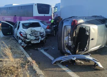 Van’da zincirleme kaza: 1 ölü, 51 yaralı